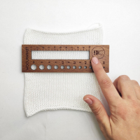 Дерев'яна лінійка калібратор для спиць