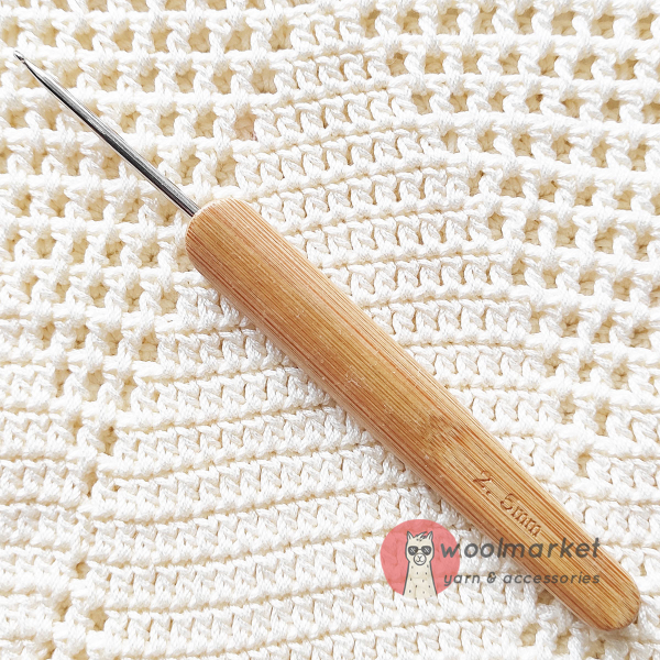 Гачок з бамбуковою ручкою, стальний,  2,5мм