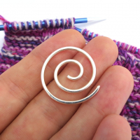 Спіральна металева спиця для в'язання кіс та аранів